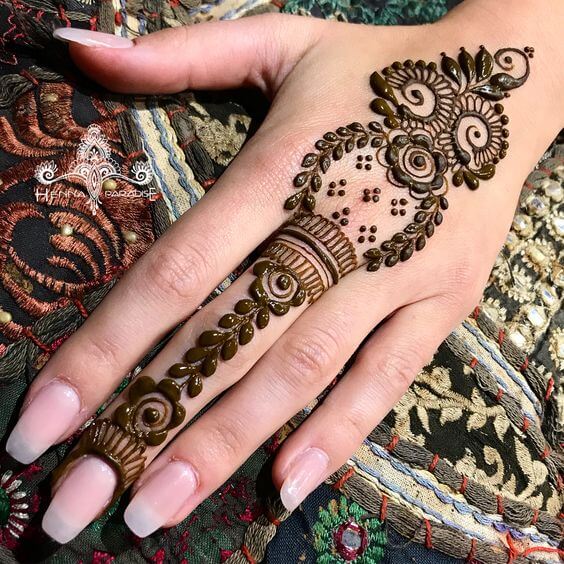 simple mehndi design for left hand