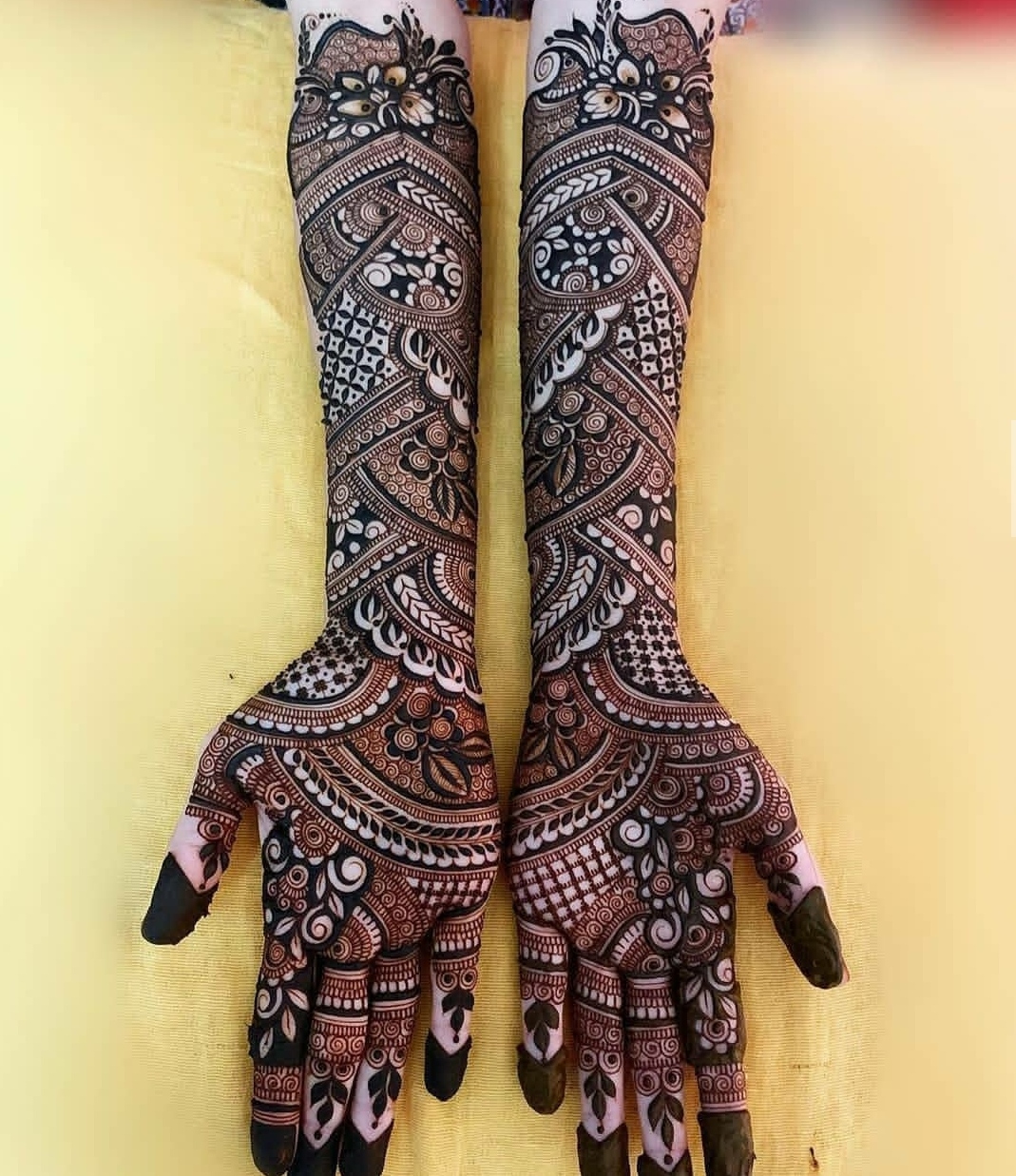 Mehndi designs in Hyderabadi style